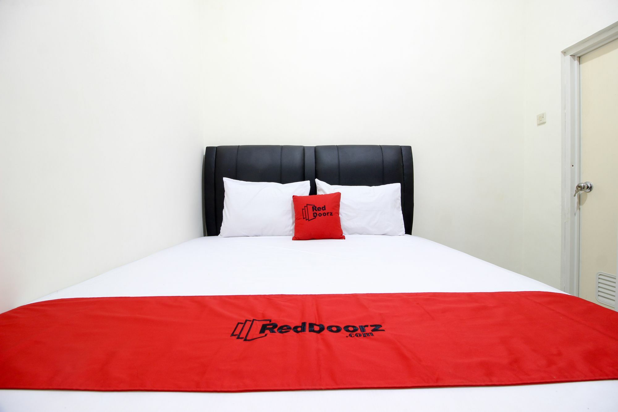 Reddoorz Plus Near Stie Ykpn 2 Maguwo エクステリア 写真